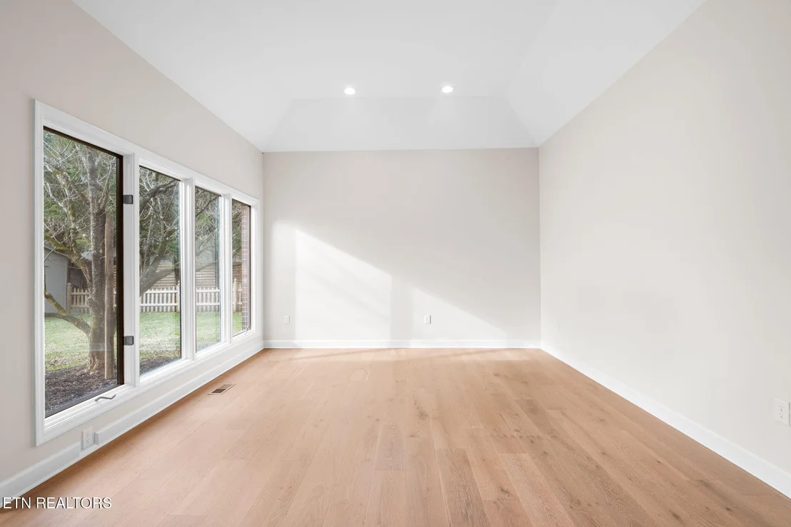Photo of 452 Mariner Point Drive