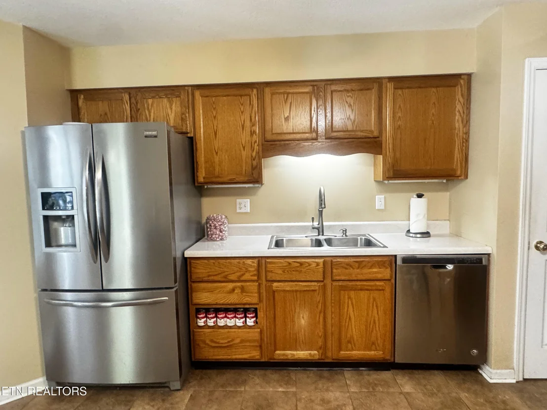 Photo of 1663 Maremont Rd