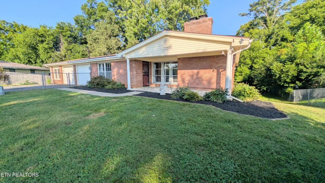 Photo of 821 Commanche Drive