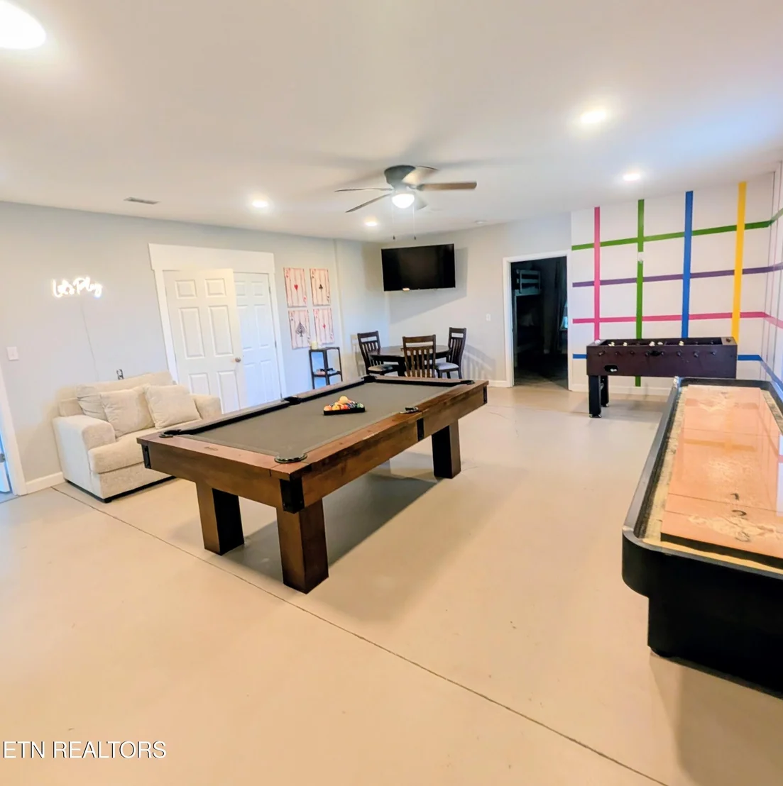 Photo of 1720 Mountain Drive