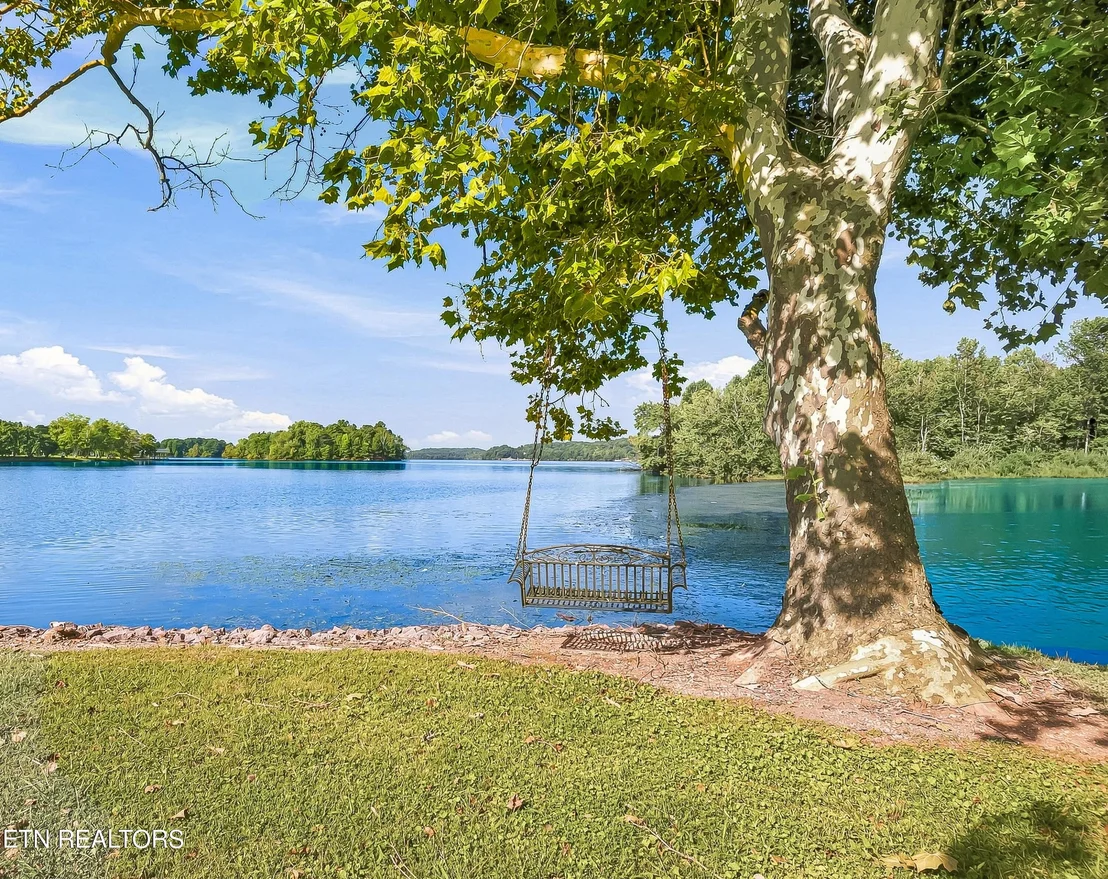 Photo of 382 Edgelake Drive