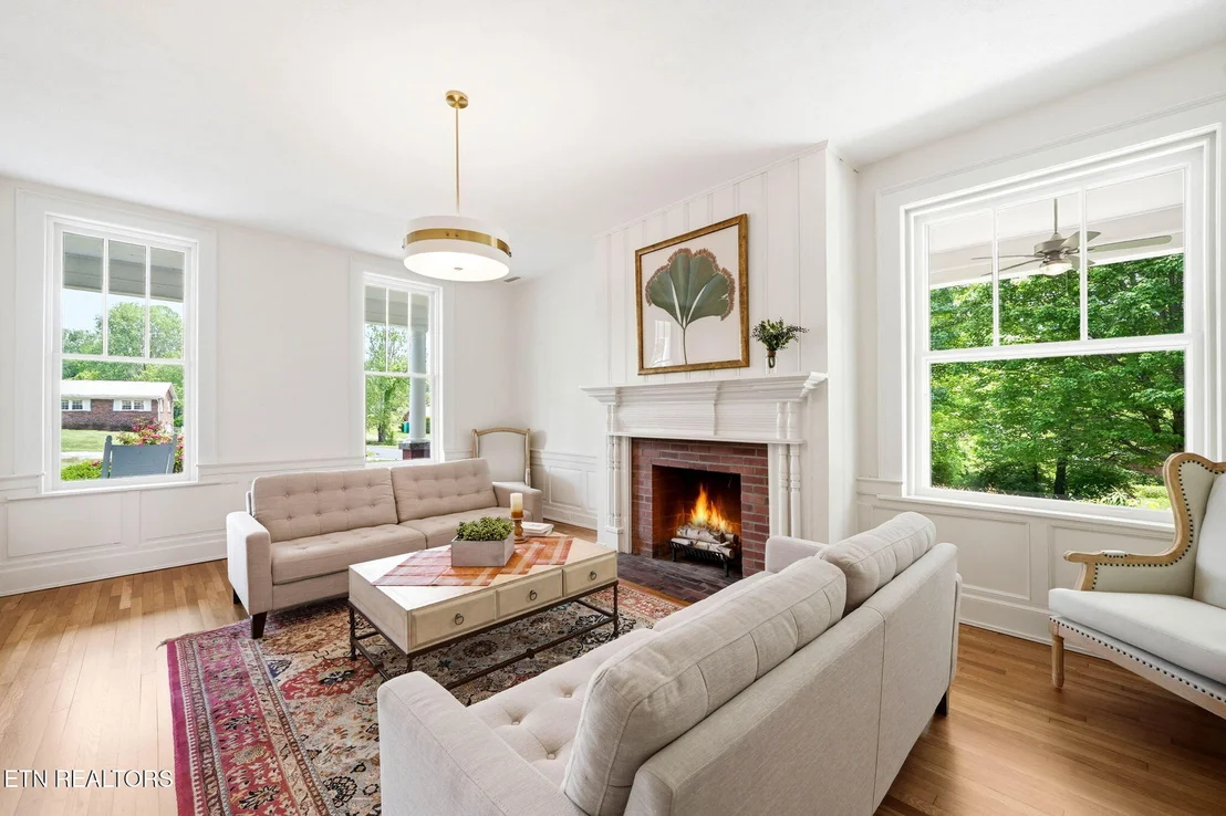 Photo of 240 Maplehurst Lane