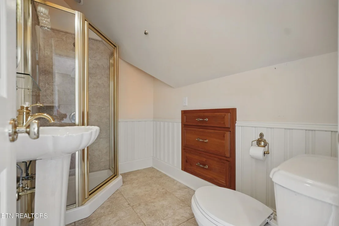 Photo of 6005 Powell Valley Rd