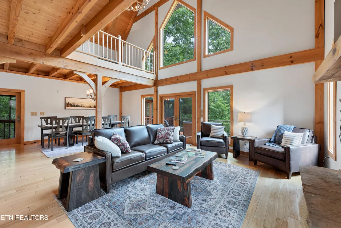 Photo of 374 Laurel Rd