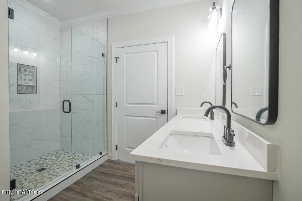 Photo of 5145 Gregory Rd