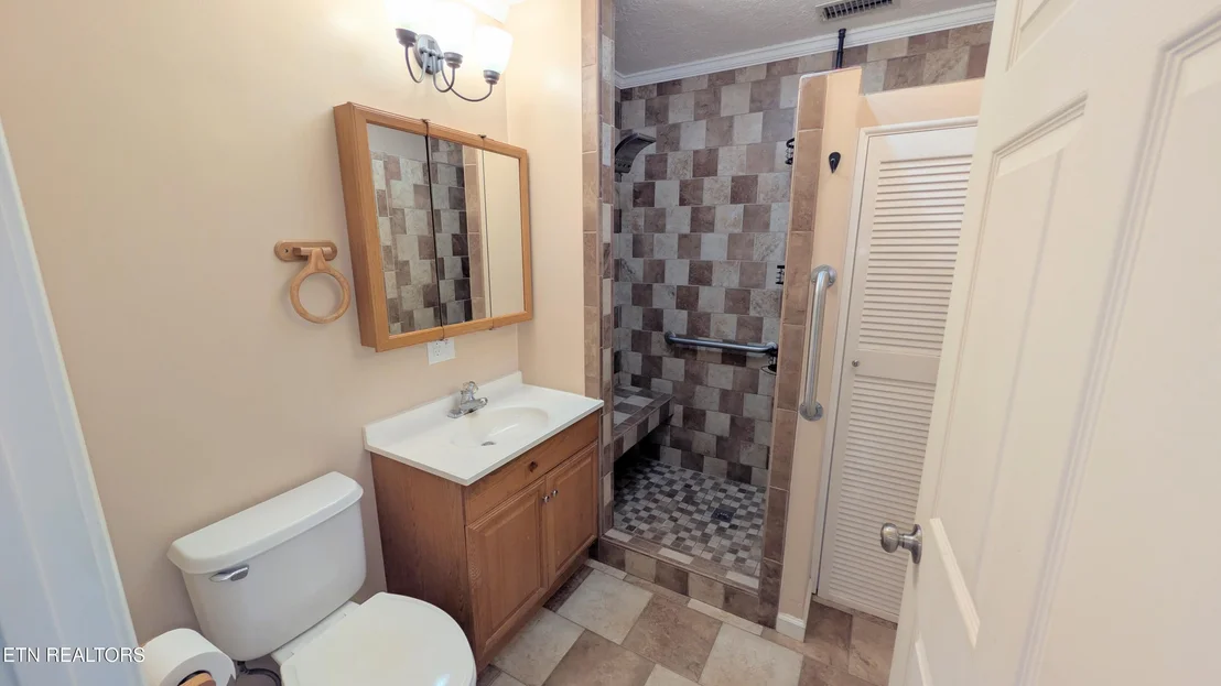 Photo of 821 Commanche Drive