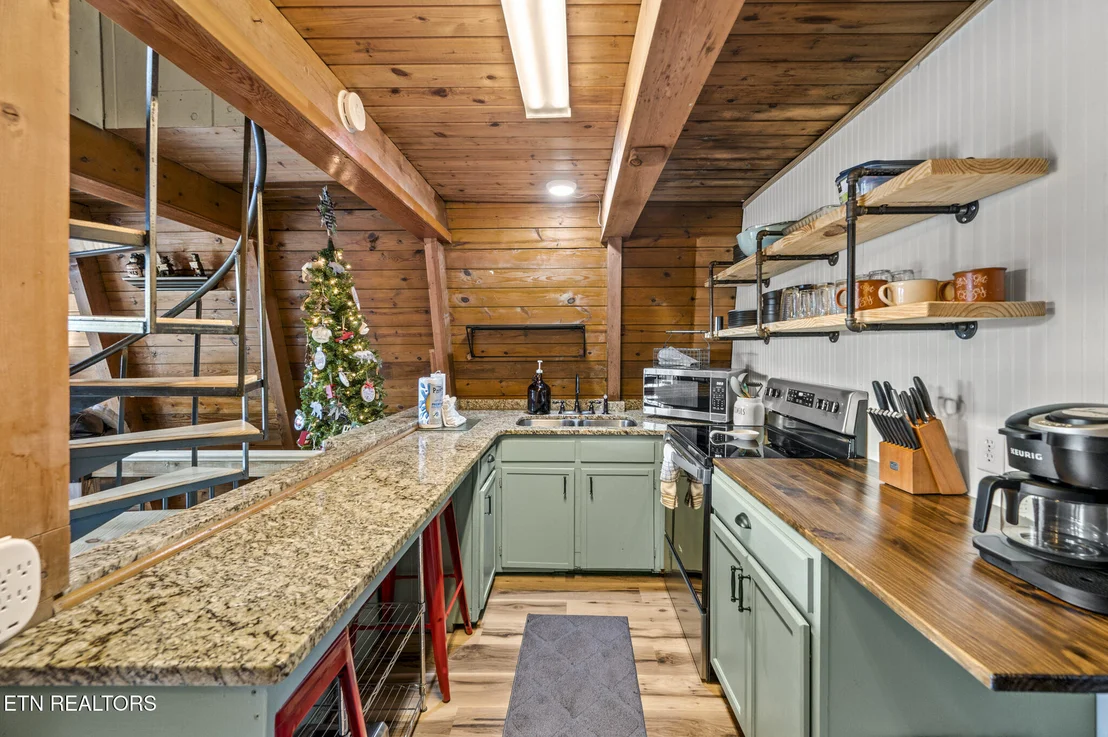 Photo of 1020 Ski View Lane