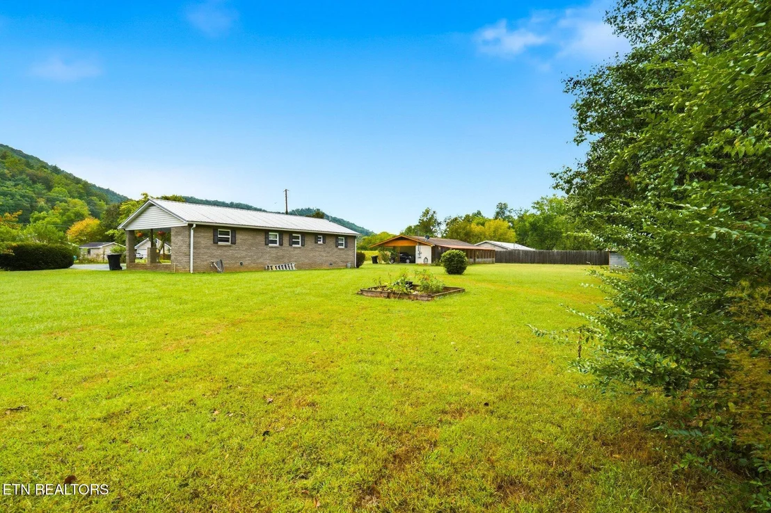 Photo of 912 Bud Lane