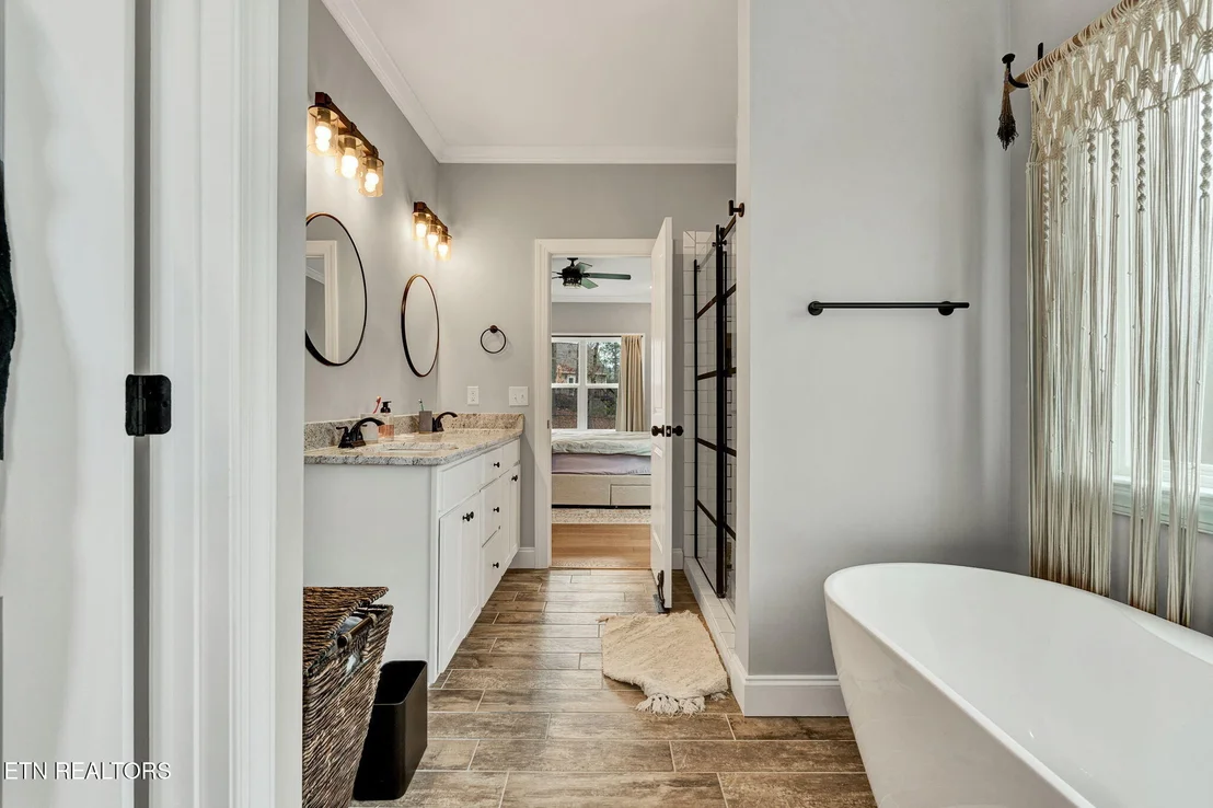 Photo of 110 NE Quail Run