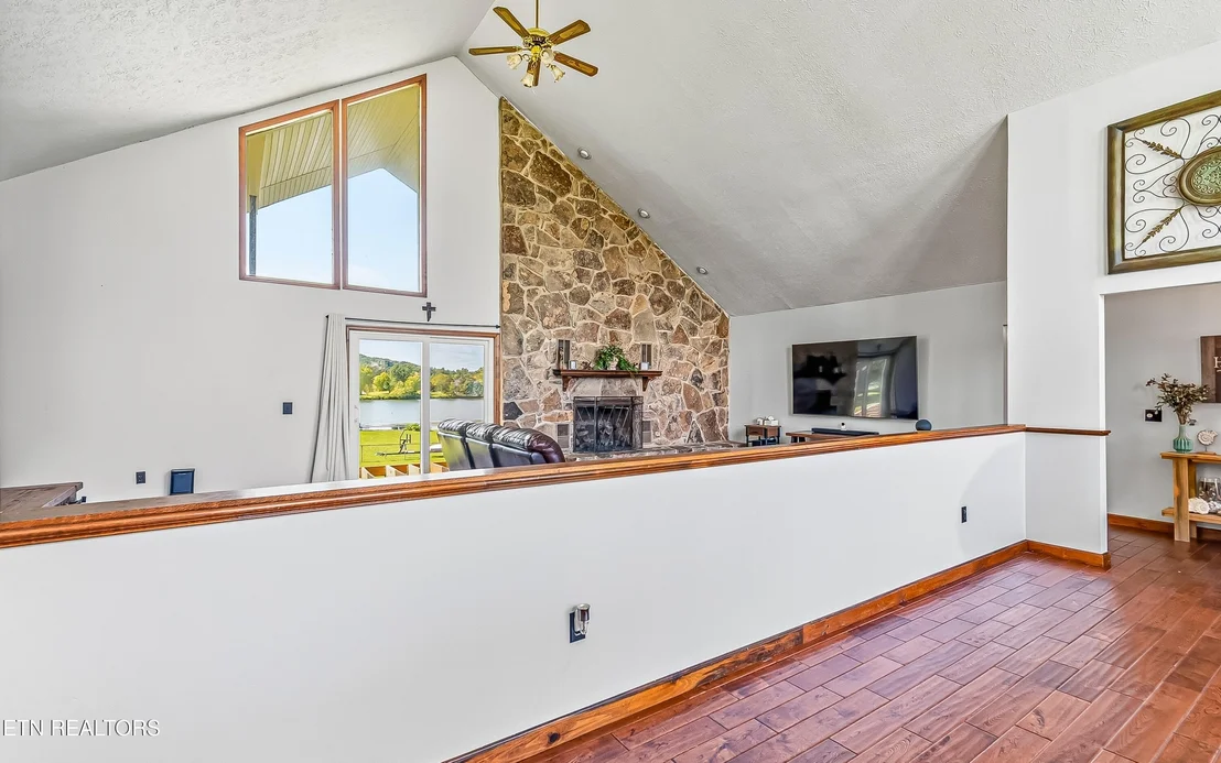 Photo of 382 Edgelake Drive