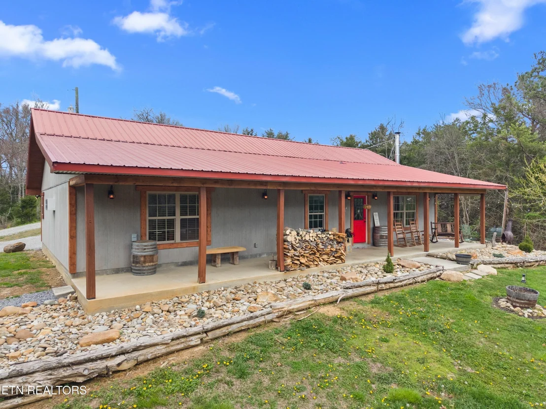 Photo of 2357 Hall Rd