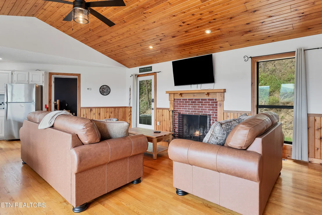 Photo of 544 Nathans Nook Rd