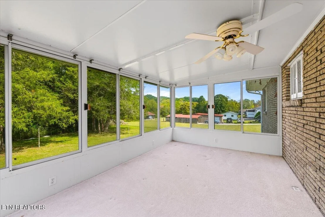 Photo of 154 E Wolf Valley Rd