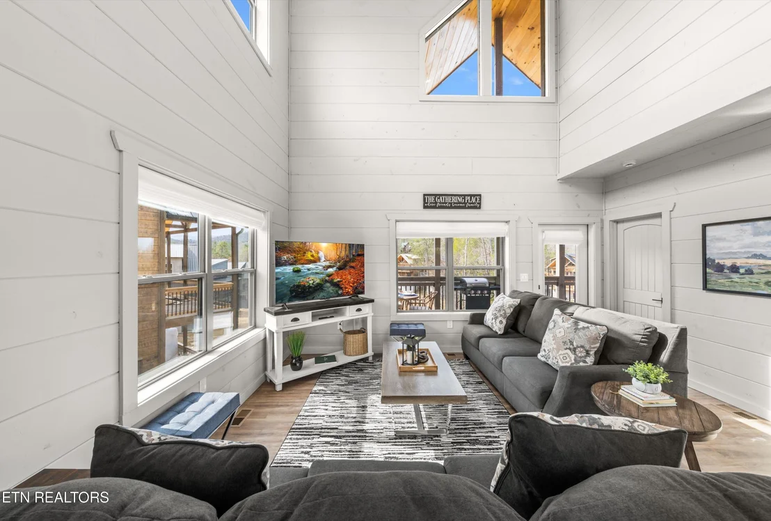 Photo of 2876 Sequoia Rd