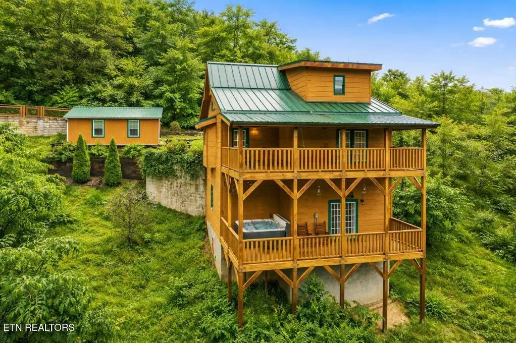 Photo of 517 Hideaway Ridge Circle