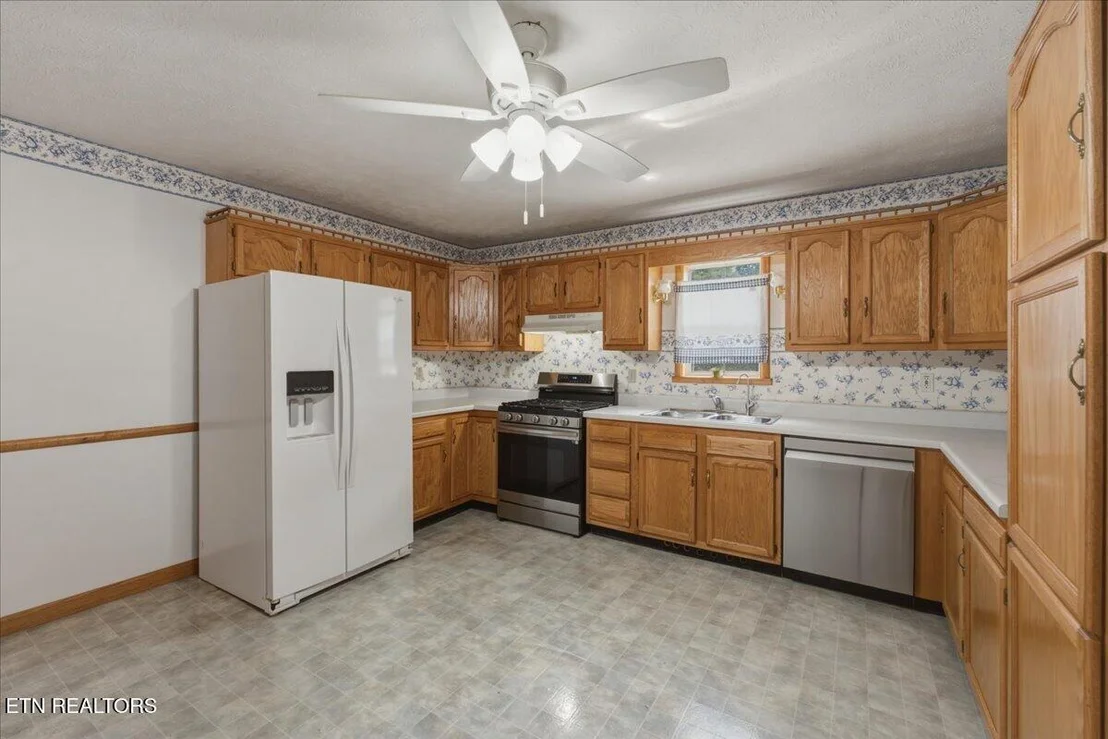 Photo of 142 Oak Drive