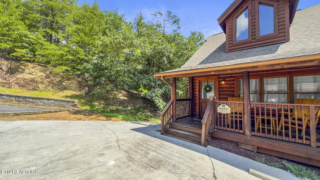 Photo of 350 Big Bear Way