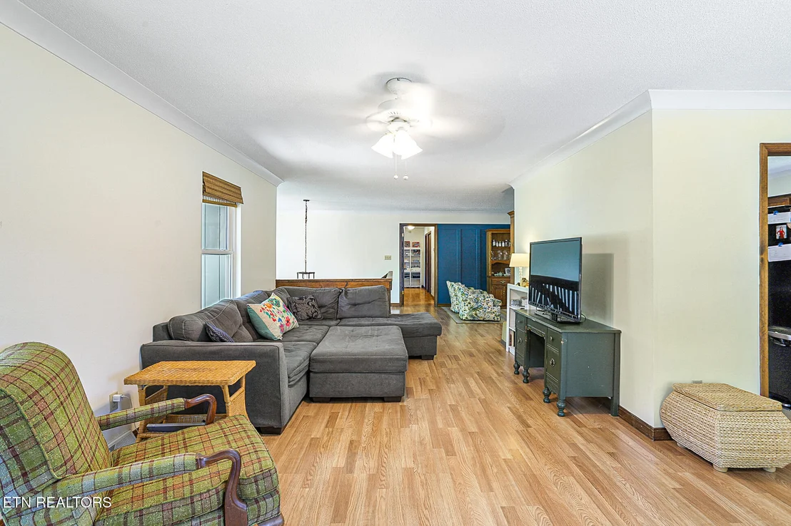 Photo of 146 Vanderview Drive
