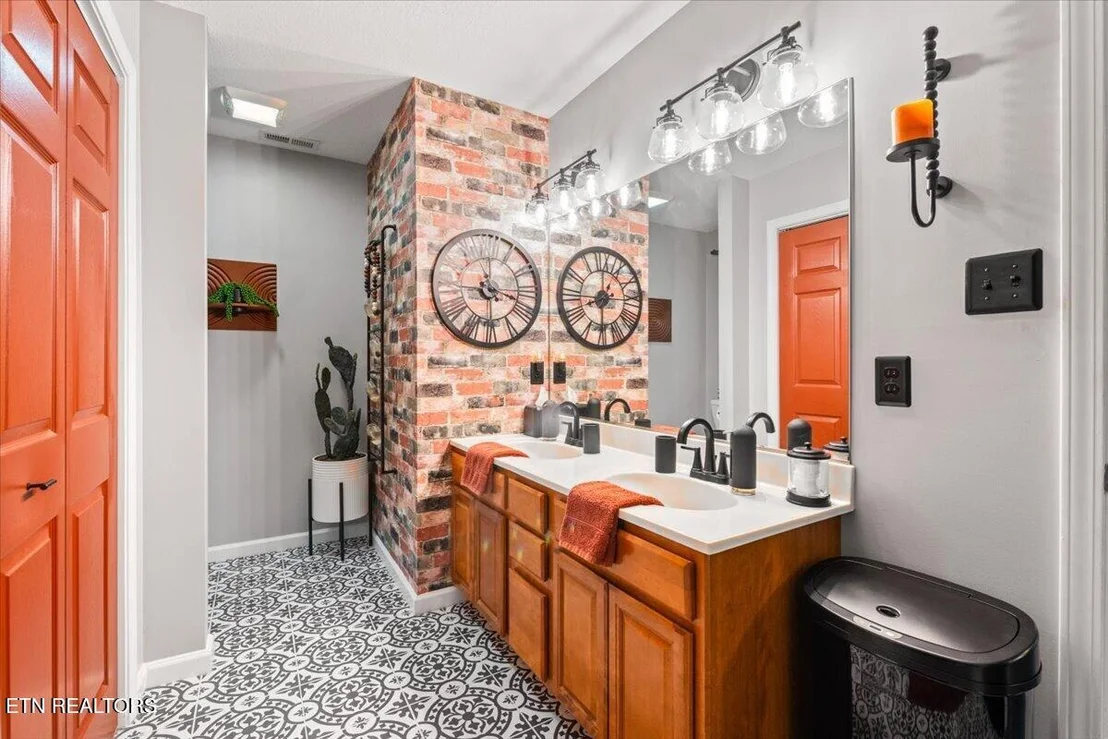 Photo of 6101 Starflower Lane