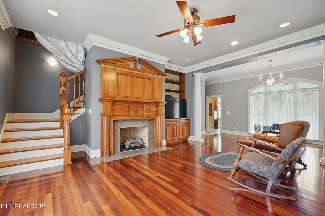 Photo of 6005 Powell Valley Rd