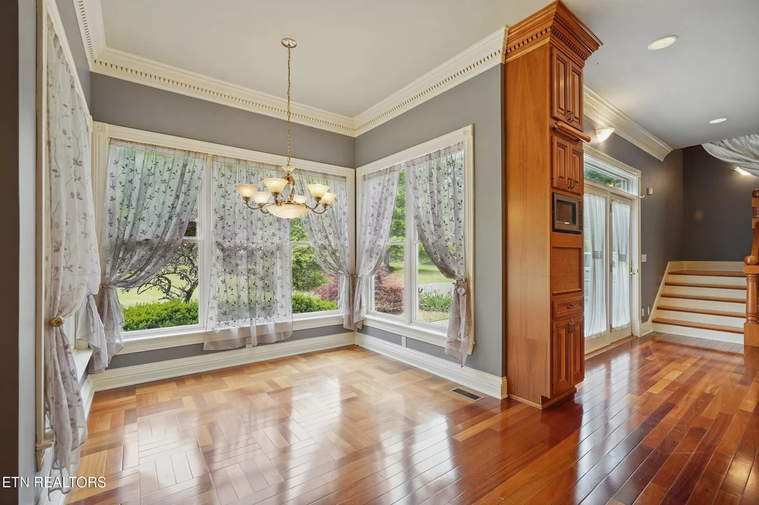 Photo of 6005 Powell Valley Rd