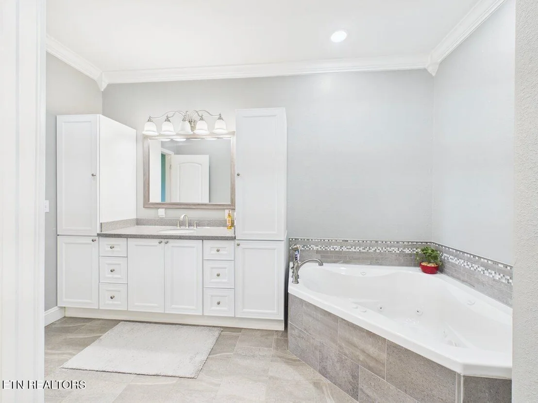 Photo of 317 Oak Grove Rd