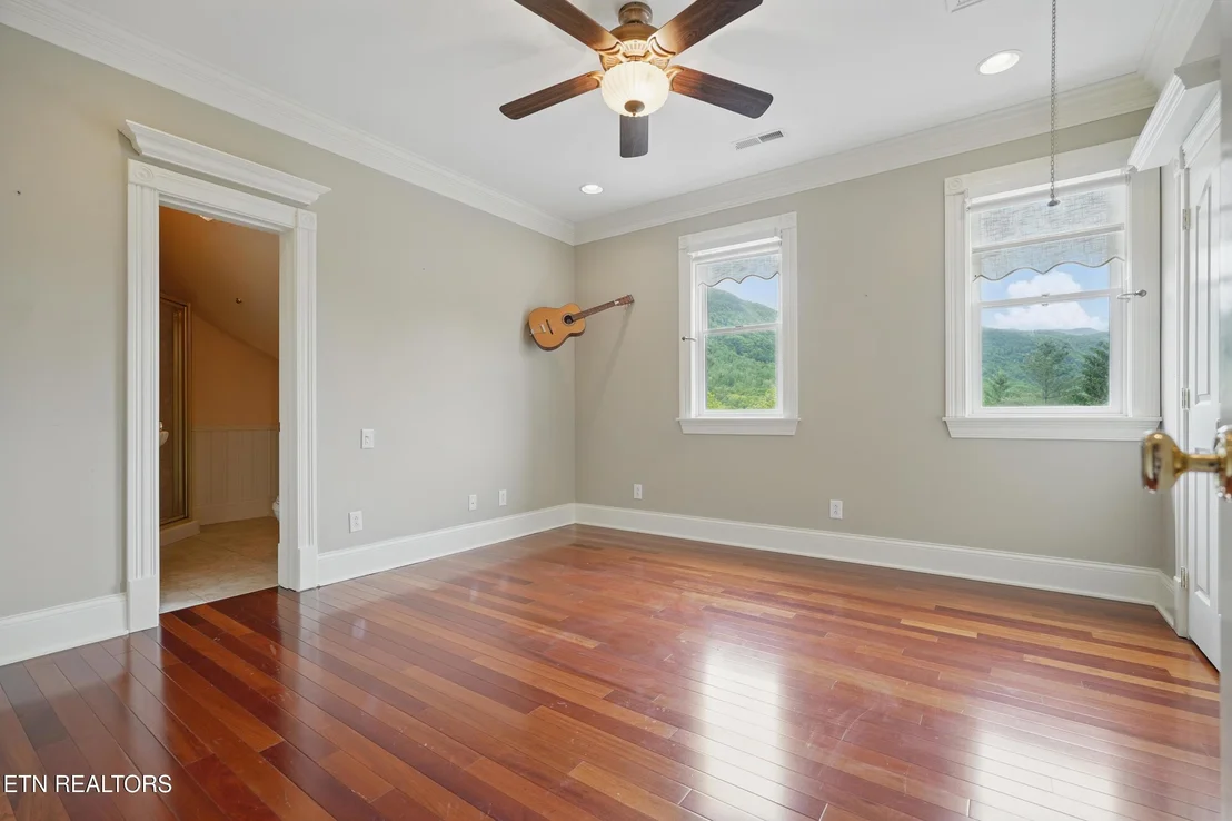 Photo of 6005 Powell Valley Rd