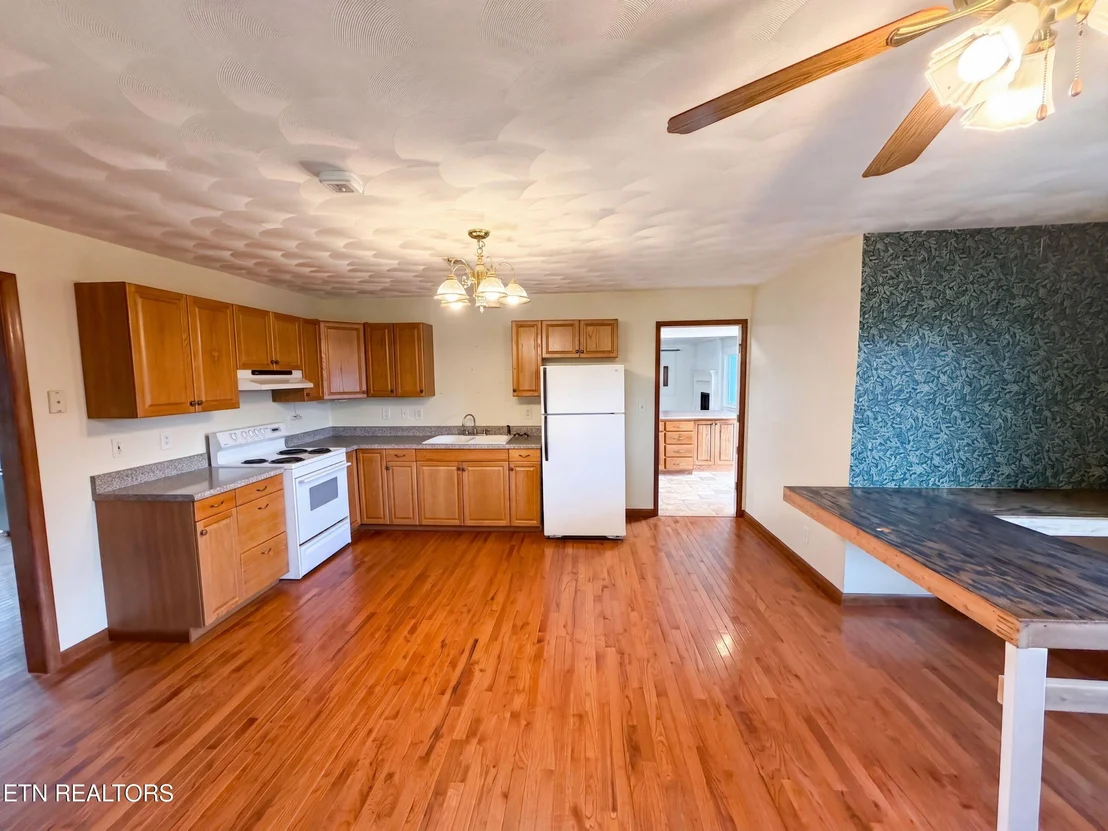 Photo of 302 Sunset Lane