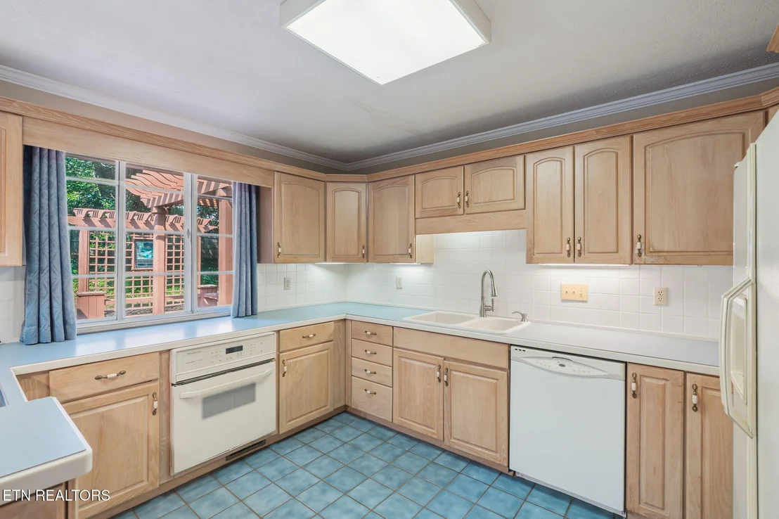Photo of 220 Sutton Lane