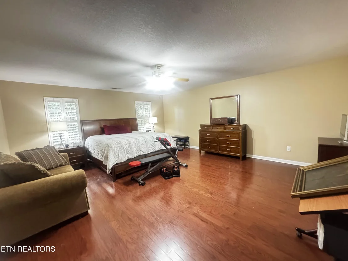 Photo of 1663 Maremont Rd