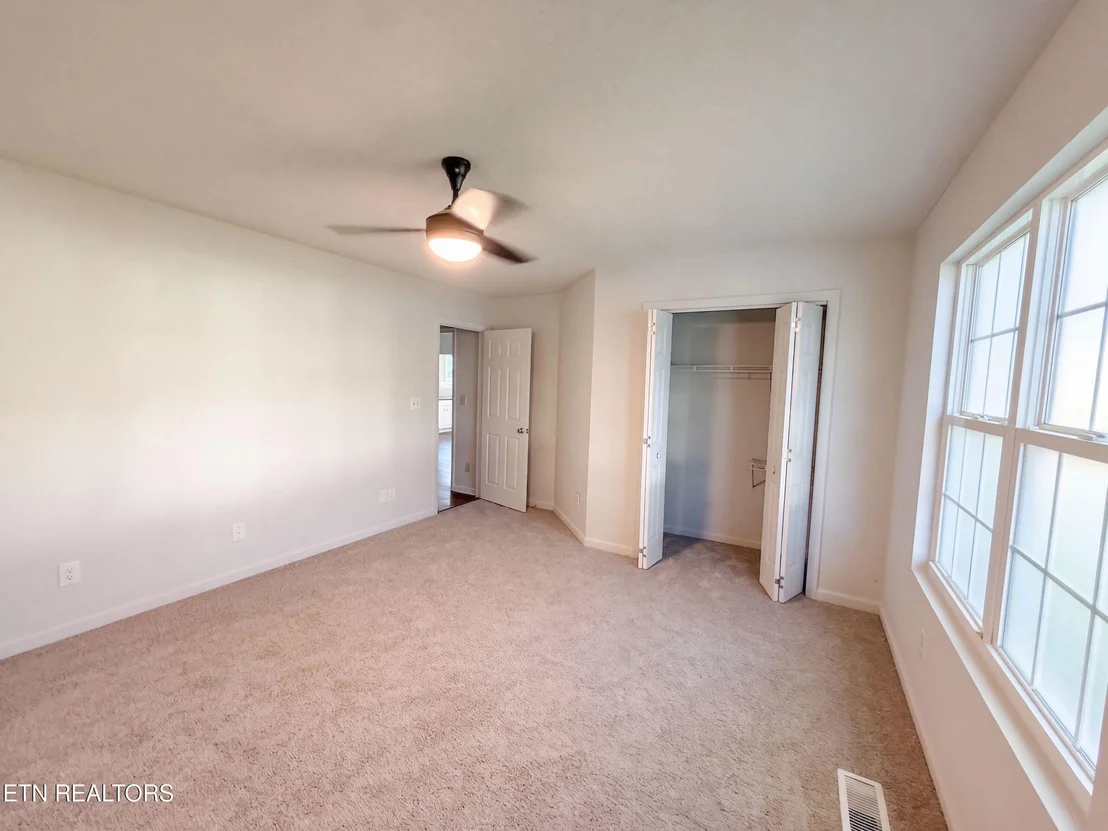Photo of 141 Meadowview Lane