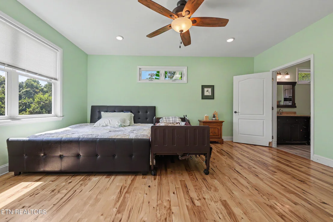 Photo of 1090 Shell Rd
