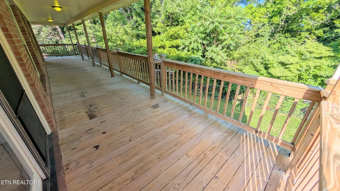 Photo of 821 Commanche Drive