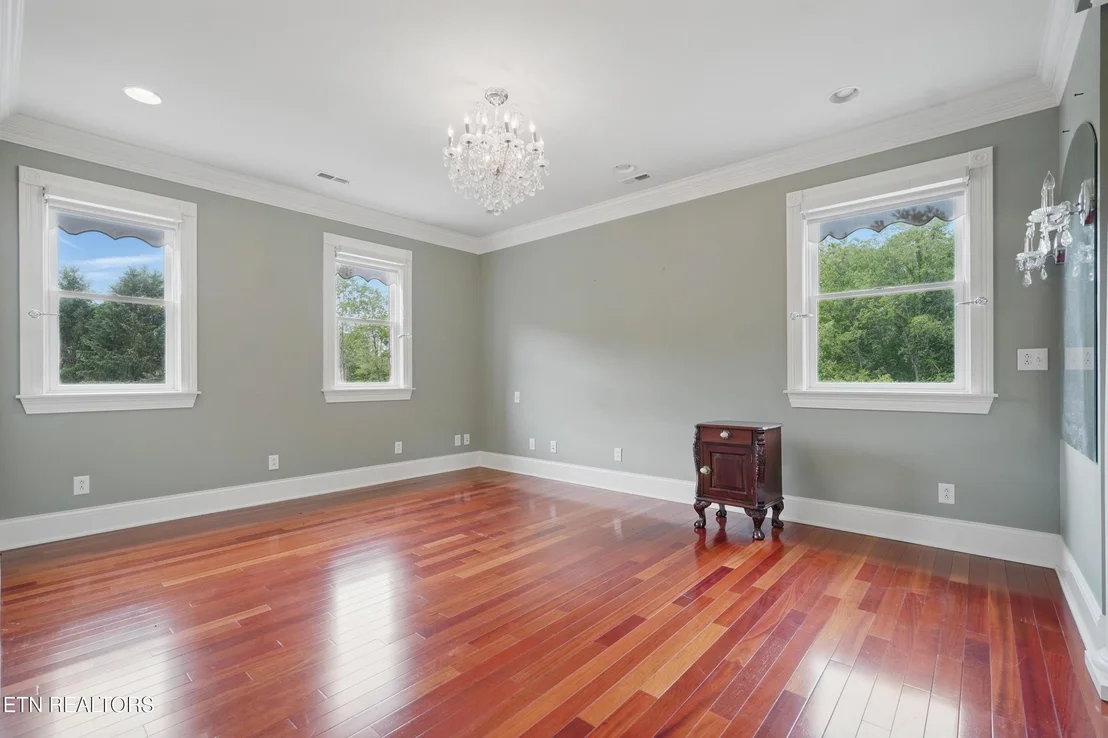Photo of 6005 Powell Valley Rd