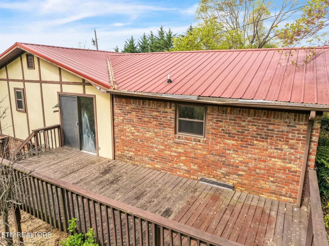 Photo of 2137 Highview Drive