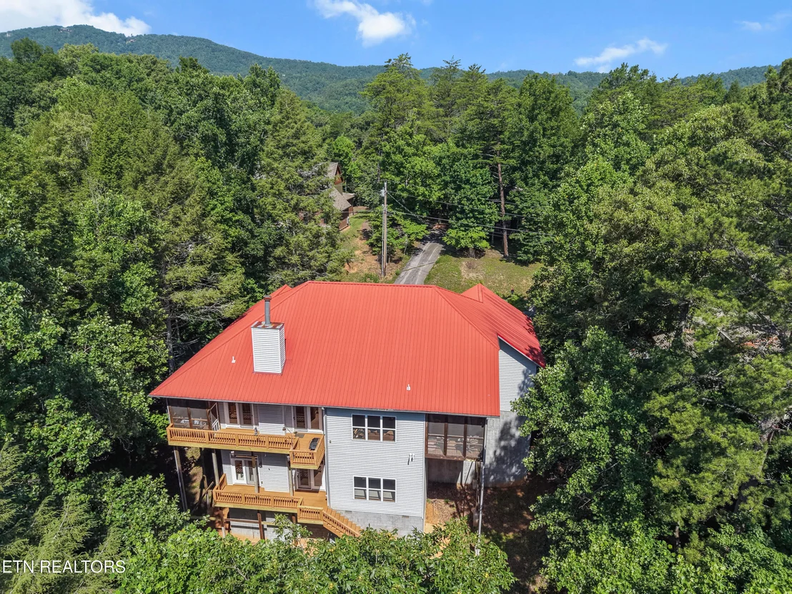 Photo of 122 Lakeside Trace