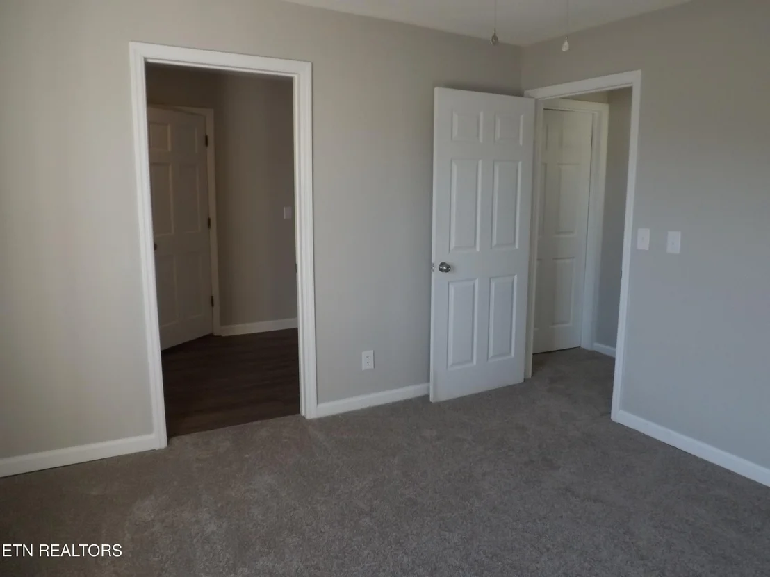 Photo of 262 OXFORD Circle
