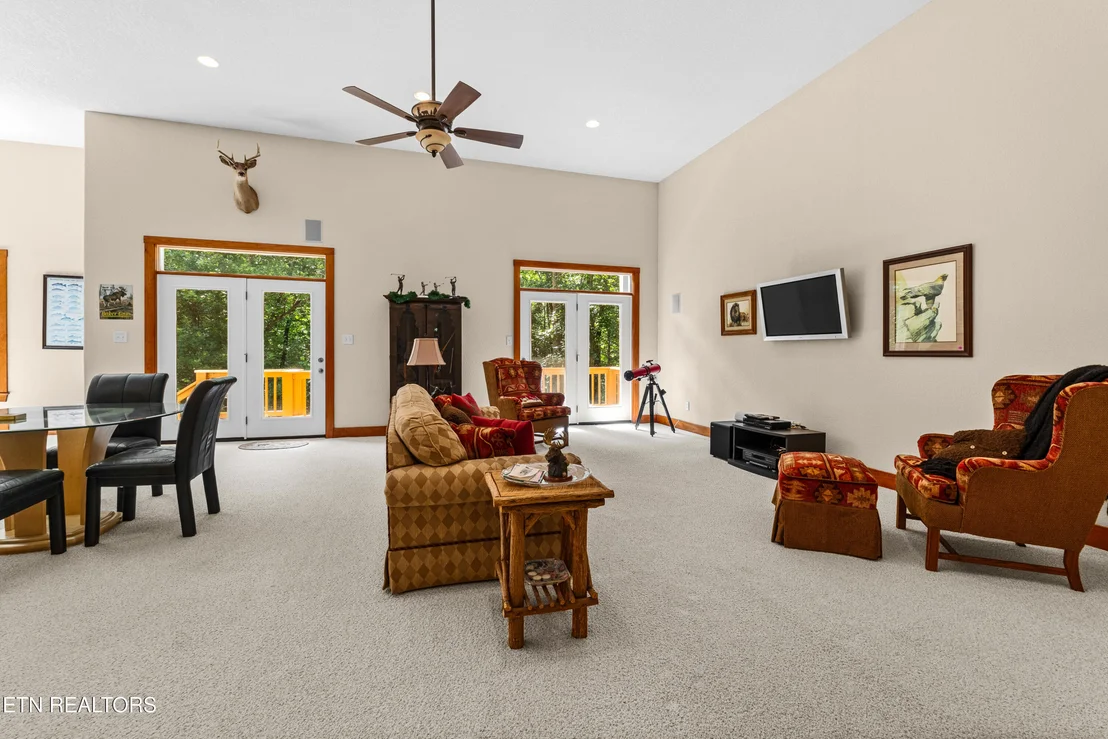 Photo of 122 Lakeside Trace
