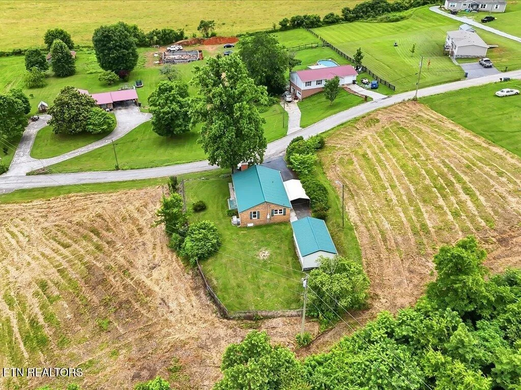 Photo of 818 Guy Collins Rd