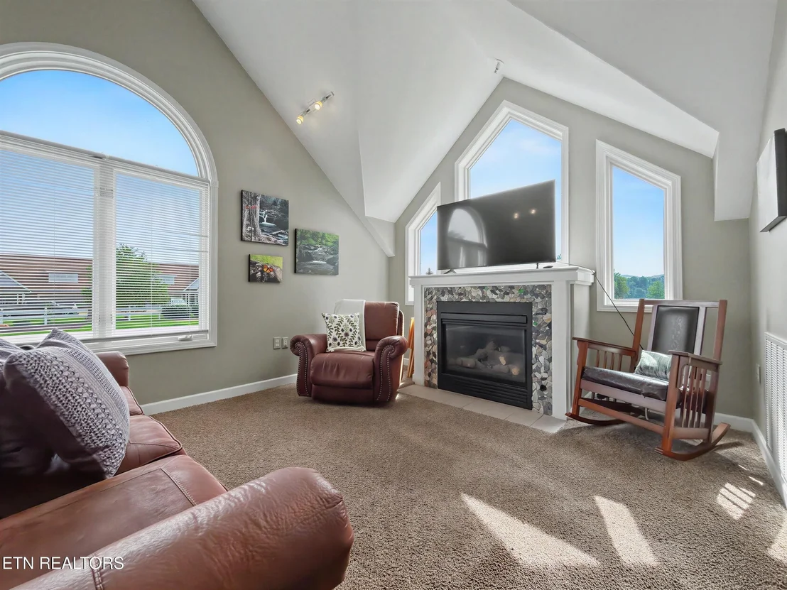 Photo of Unit UNITB301 at 609 River Place Way