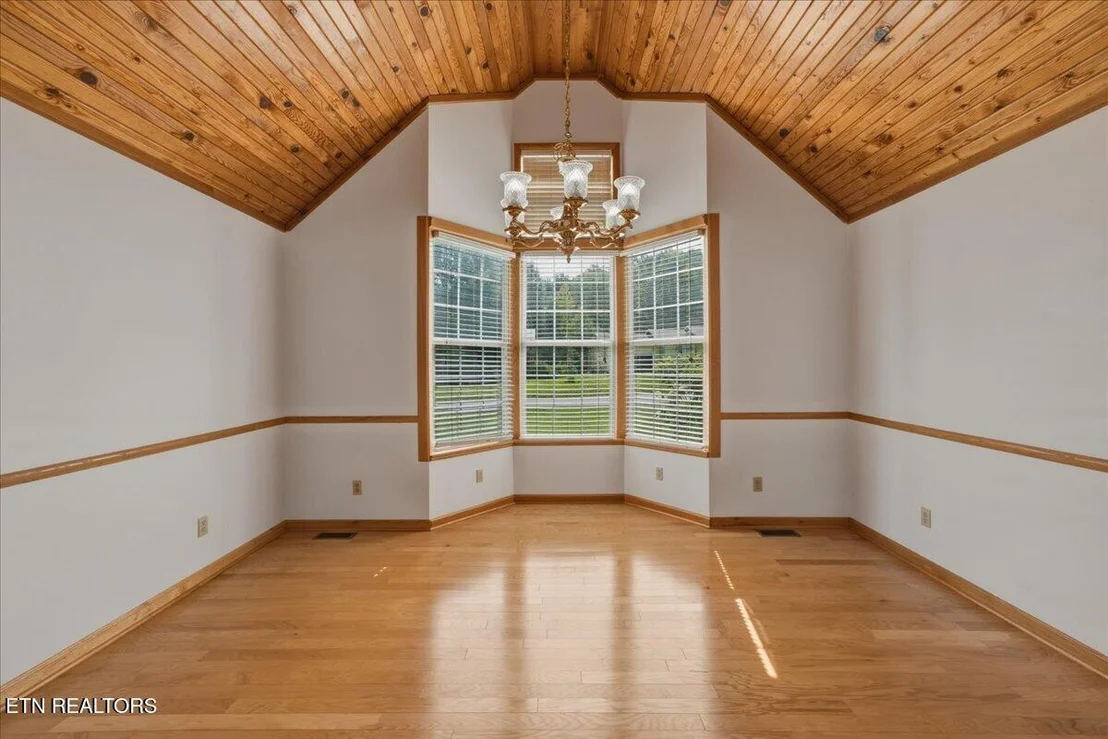 Photo of 142 Oak Drive