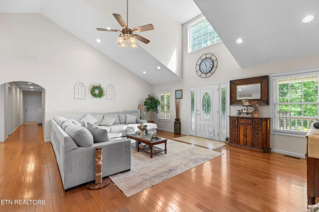 Photo of 2433 Green Rd