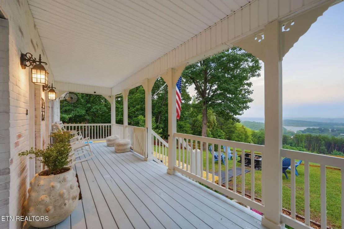 Photo of 664 Armstrong Drive