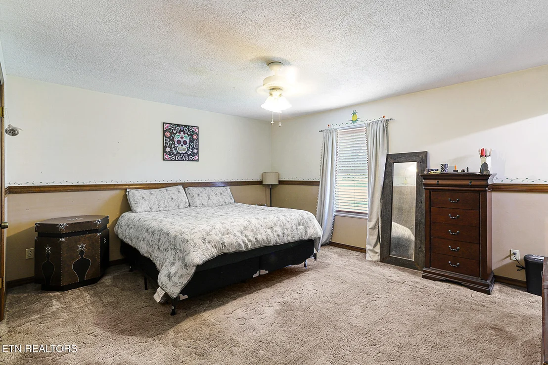 Photo of 146 Vanderview Drive