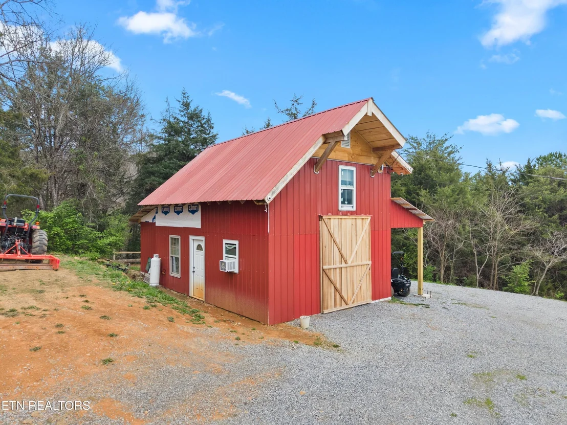 Photo of 2357 Hall Rd