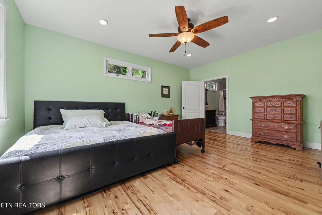 Photo of 1090 Shell Rd