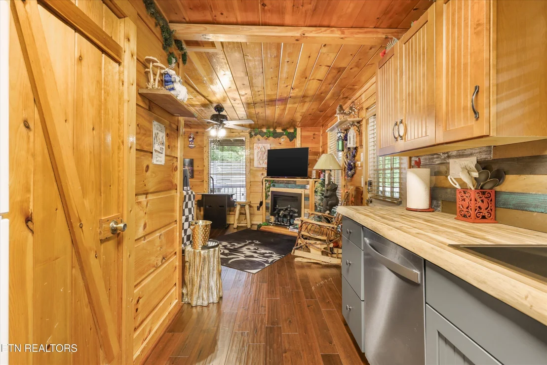 Photo of 4424&4428 Grindstone Ridge Rd