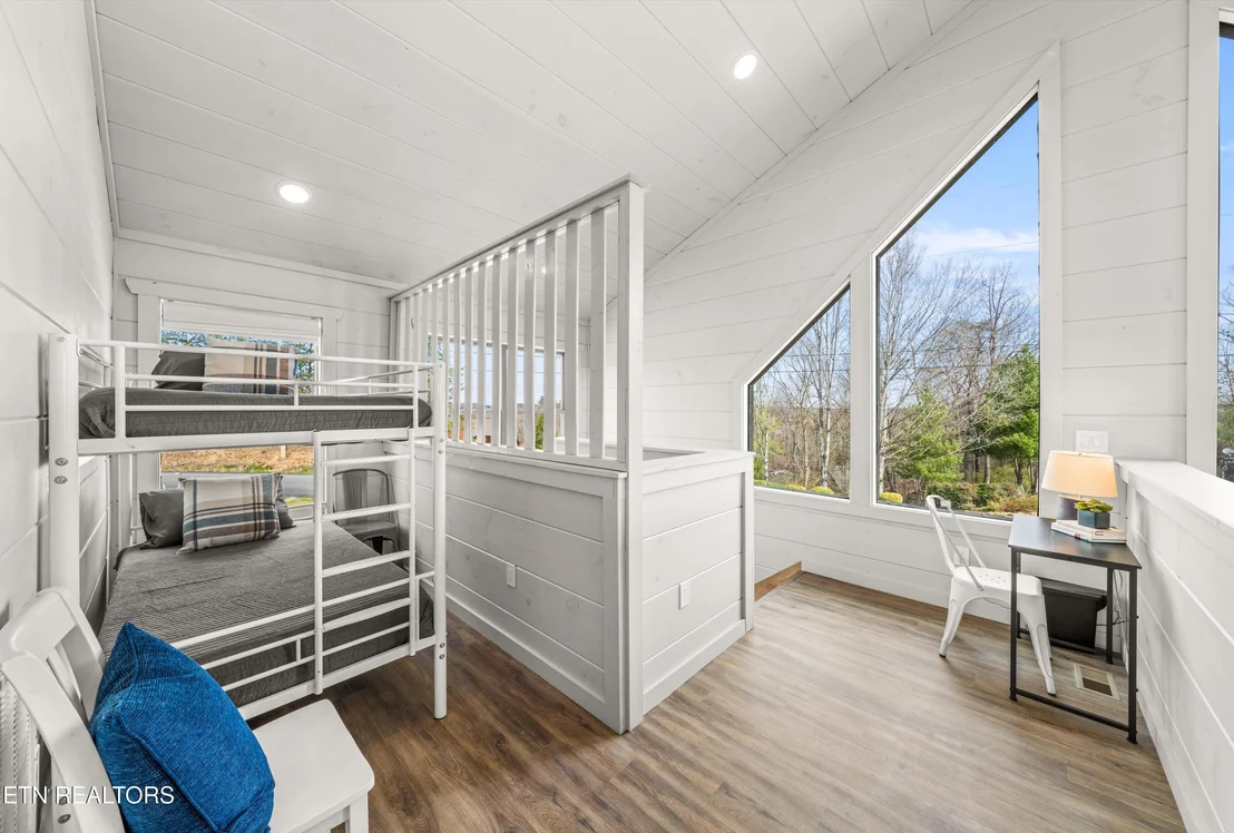 Photo of 2876 Sequoia Rd