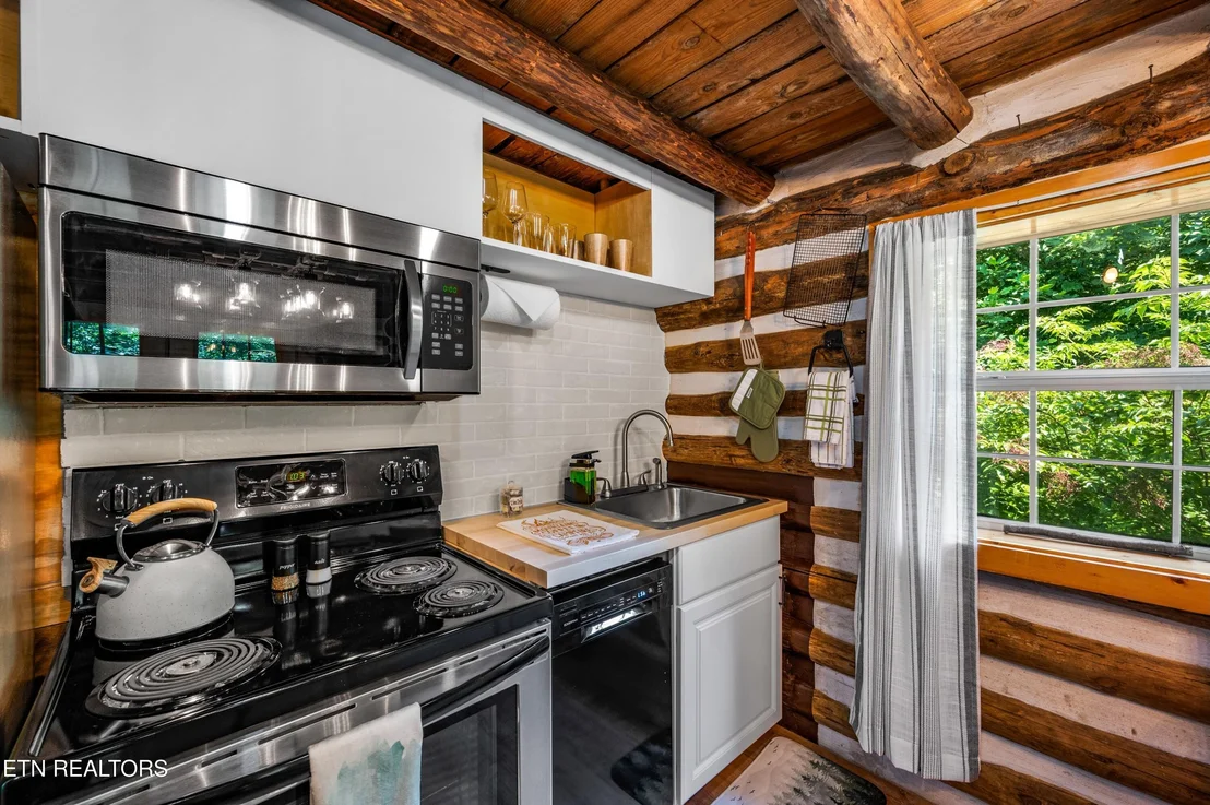Photo of 2338 Jims Way