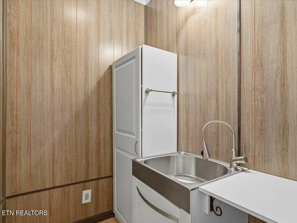 Photo of 311 Alberts Cove